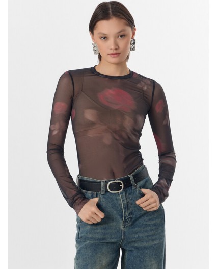 Джемпер розы на черном