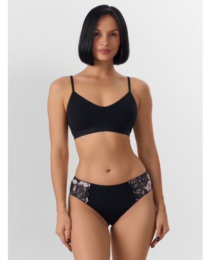 Трусы цветы на черном1