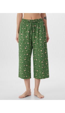 Бриджи розы на зеленом