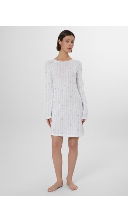 Сорочка розы на белом