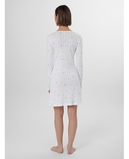 Сорочка розы на белом