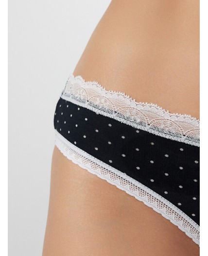 Трусы горошек на черном