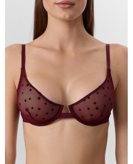 Бюстгальтер звезды на бордовом