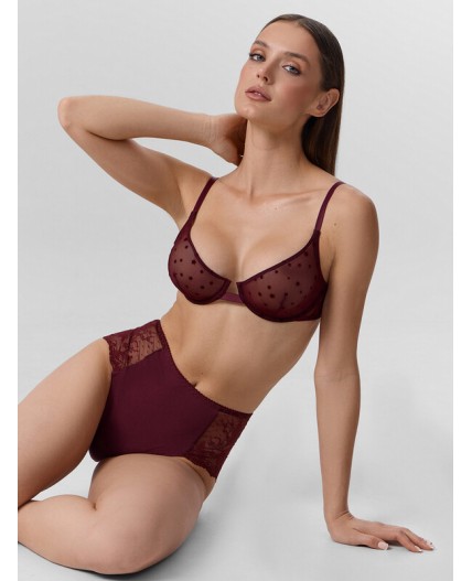 Бюстгальтер звезды на бордовом