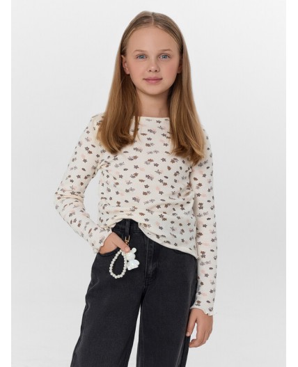 Джемпер цветочки на молочном