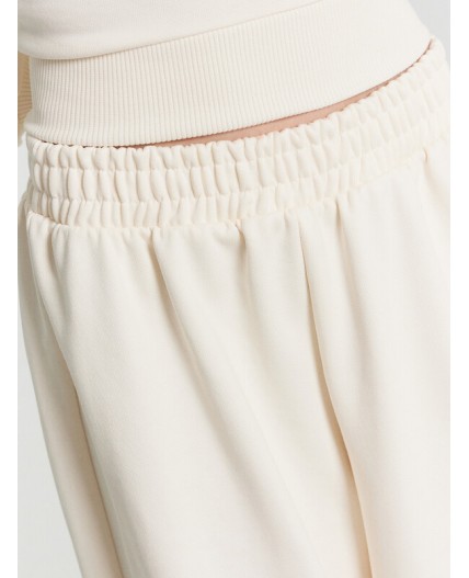 Костюм молочный