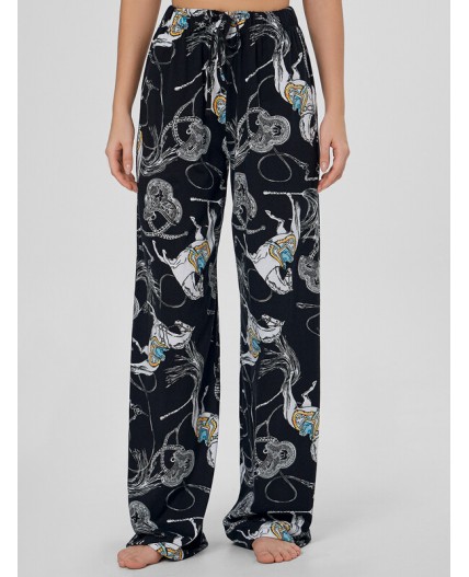 Пижама лошади на черном