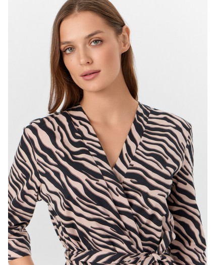 Пеньюар зебра на холодном бежевом