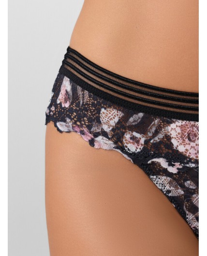Трусы цветы на черном1