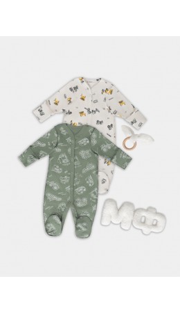 Комбинезон тракторы на белом песке +тракторы на морском