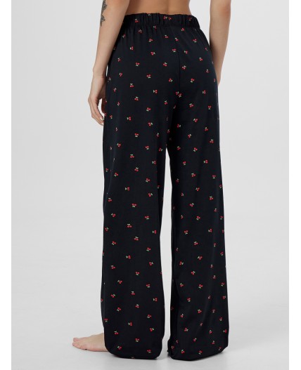 Брюки вишенки на черном