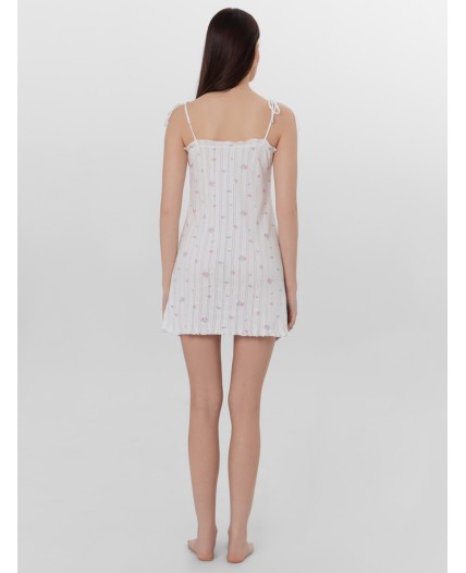 Сорочка розы на белом