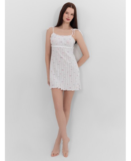 Сорочка розы на белом