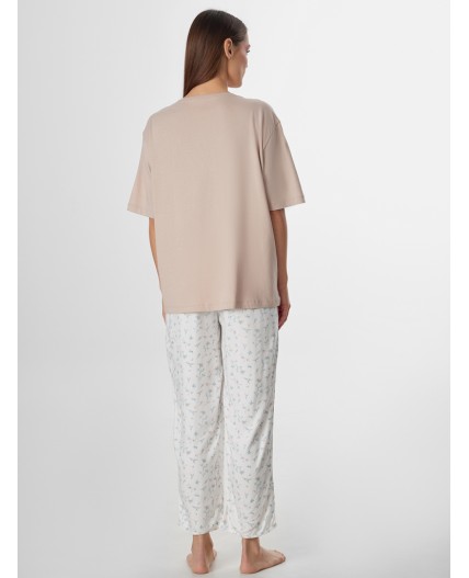 Комплект бежевый +цветы на холодном молоке