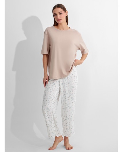 Комплект бежевый +цветы на холодном молоке