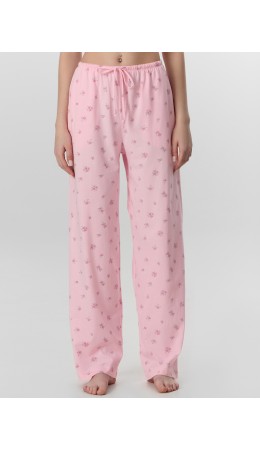 Брюки розы на розовом