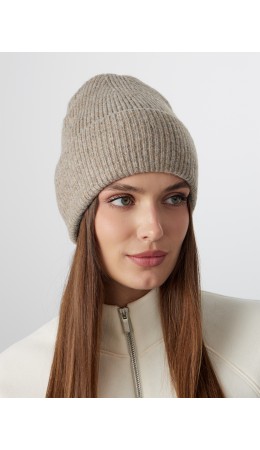 Шапка бежевый
