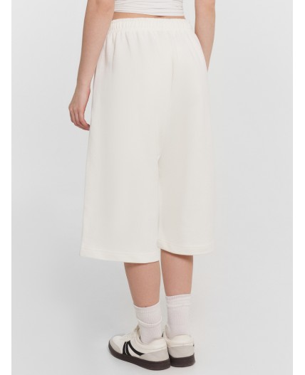 Шорты молочный