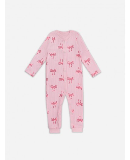 Комбинезон сердечки на молочном +бантики на розовой сказке