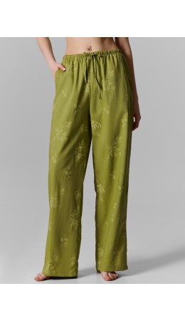 Брюки цветы на оливковом