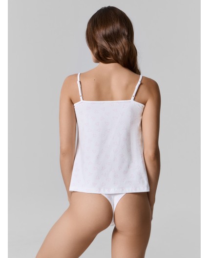 Трусы сердечки на белом