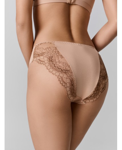 Трусы цветы на телесном