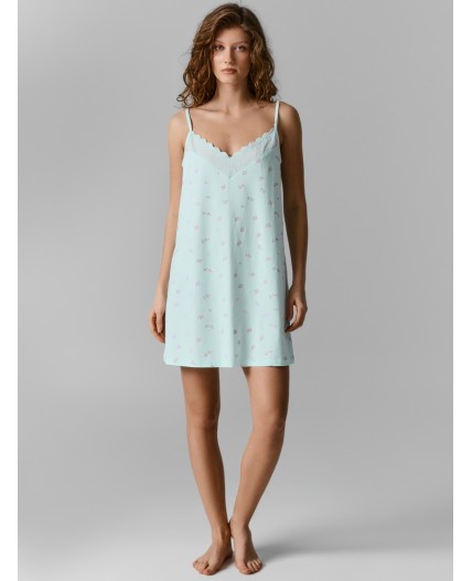 Сорочка цветы на мятном