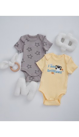 Боди абрикосовый щербет +звездочки на сером