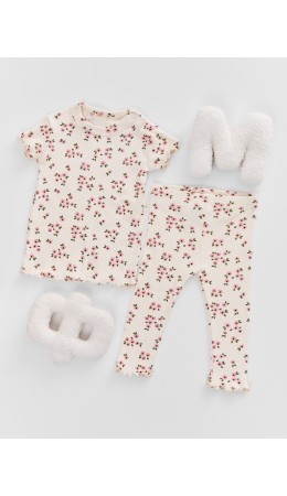 Комплект цветочки на молочном