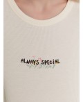 Лонгслив женский кремовый с вышивкой always special Цвет: роса +печать