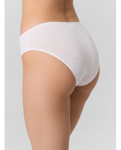 Трусы женские слипы сумрачно-белые с листочками Цвет: листочки на сумрачно -белом