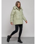 Зимняя женская куртка молодежная с капюшоном салатового цвета 52301Sl