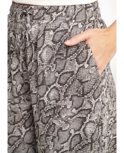 CLE Брюки жен. 256903/175эфн, молочный/т.серый