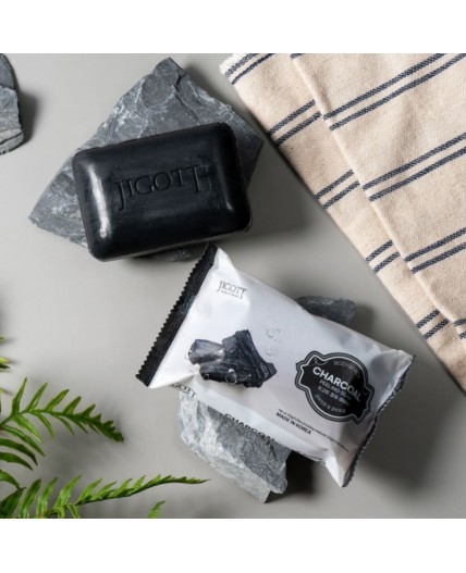 Jigott Мыло-скраб для лица и тела с древесным углем / Charcoal Scrub Soap, 150 г