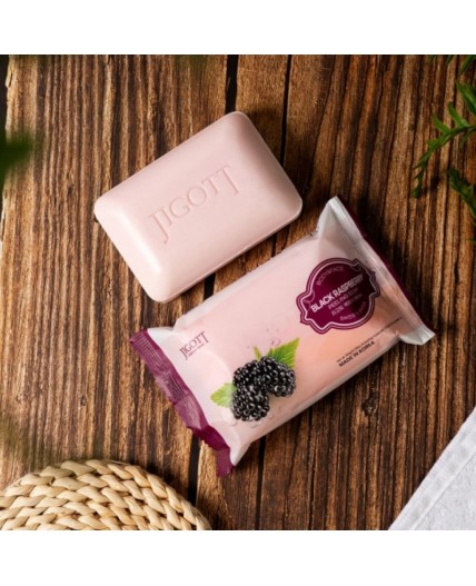 Jigott Мыло-скраб для лица и тела с экстрактом ежевики / Black Raspberry Scrub Soap, 150 г