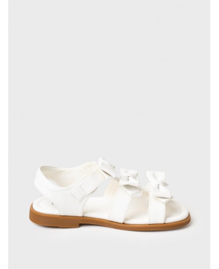Сандалии для девочек белый