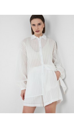 Комплект текстильный для женщин: рубашка, шорты белый