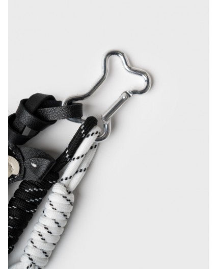 Брелок для девочек черный,белый