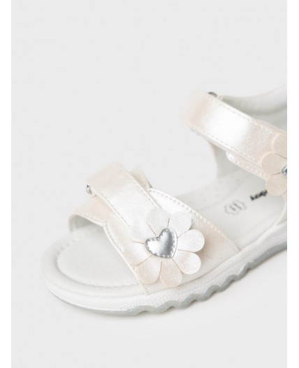 Туфли открытые для девочек белый