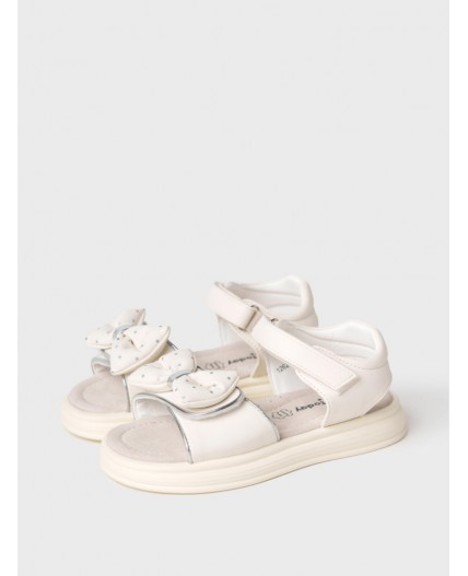 Туфли открытые для девочек бежевый