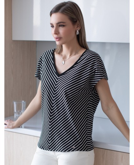 Футболка женская черно-белый