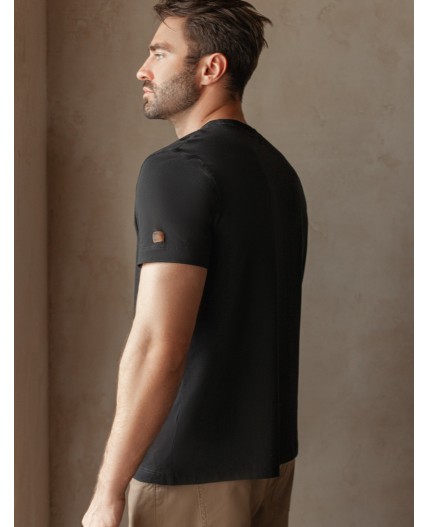 Футболка мужская черный_wanderlust