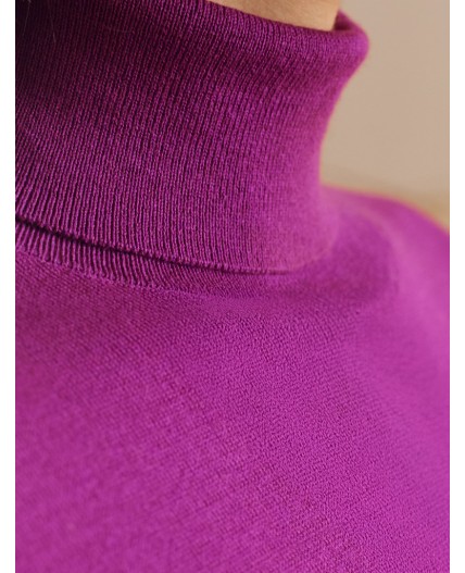Свитер женский пурпурный