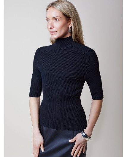 Свитер женский черный