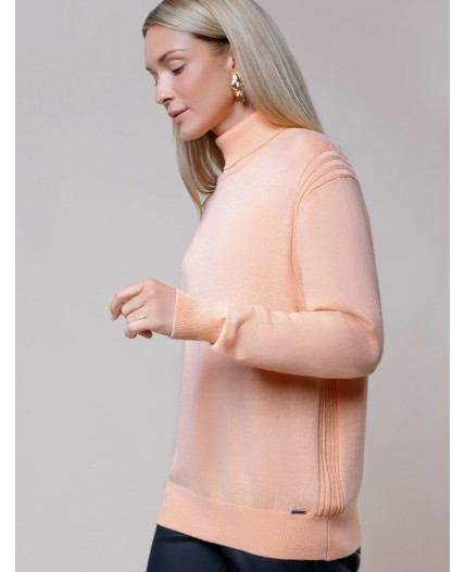Свитер женский персиковый