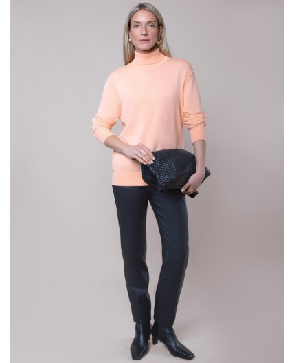 Свитер женский персиковый