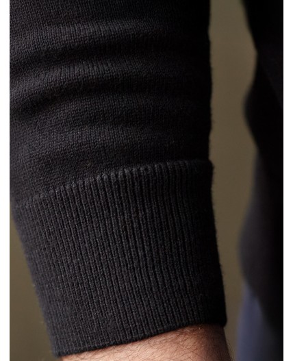 Свитер мужской черный