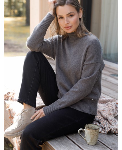 Свитер женский темно-серый меланж