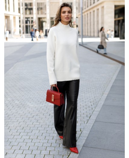 Свитер женский натуральный белый