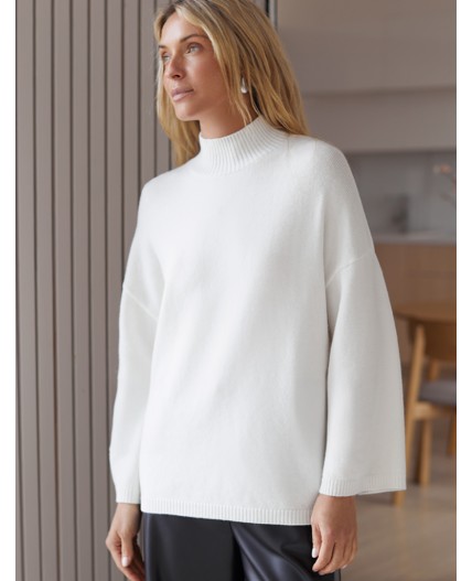 Свитер женский натуральный белый
